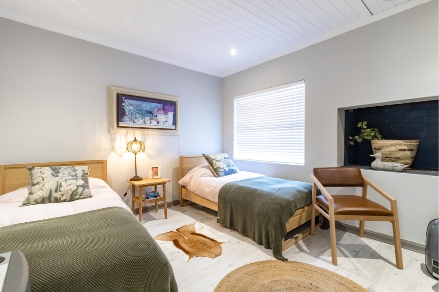 4 Bedroom Property for Sale in Middedorp Western Cape